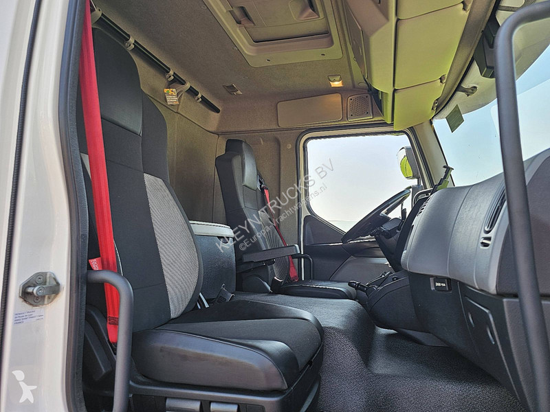Kamion Renault D 240 11.9T AIRCO TAILLIFT