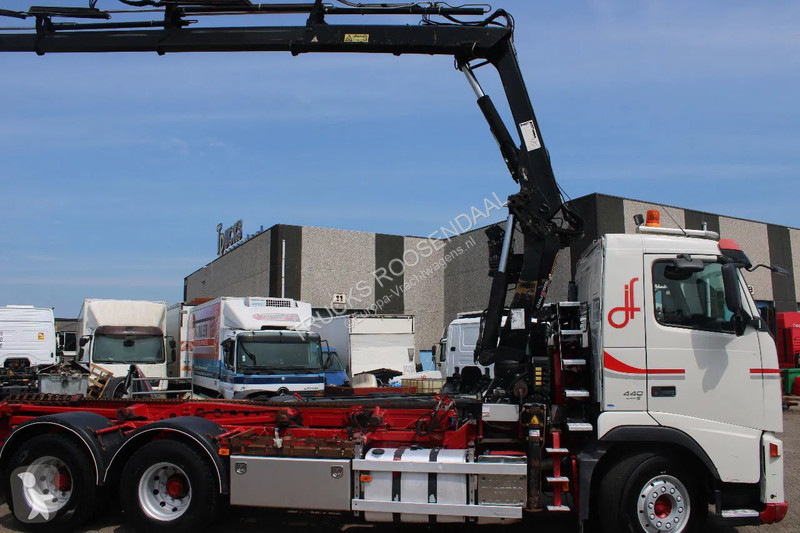 Camión Volvo 12440 +6X4+ HIAB 166E3 PRO + EURO...