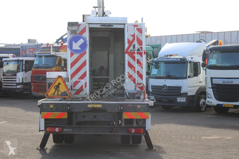 Vrachtwagen Renault 220 + manual
