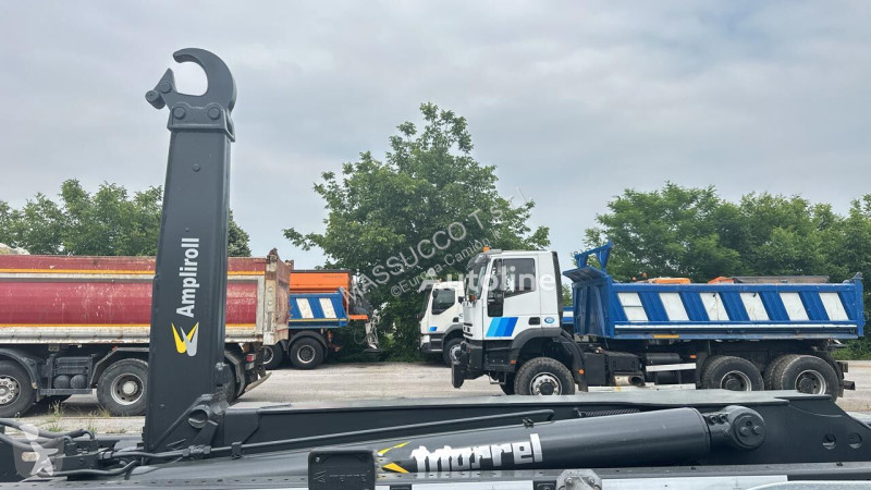 Kamion Iveco 460