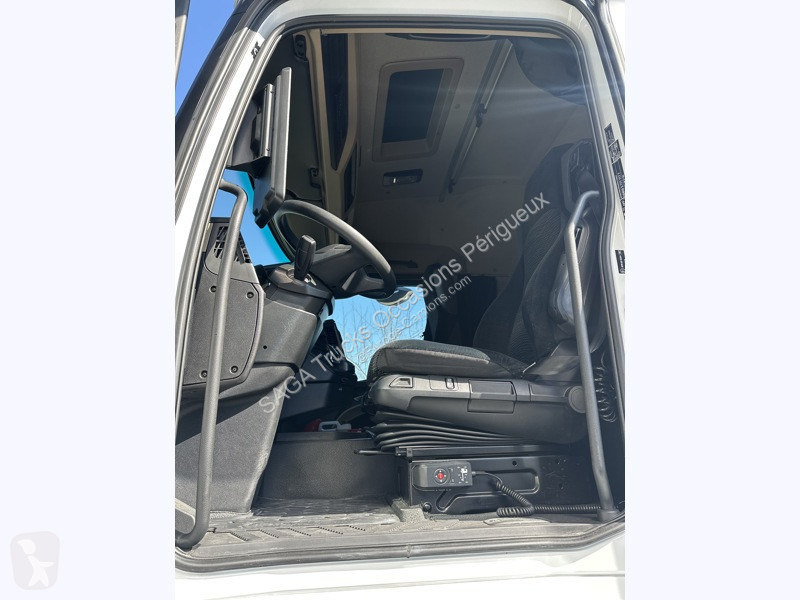 Camion Mercedes 1840 Porteur bâché -...