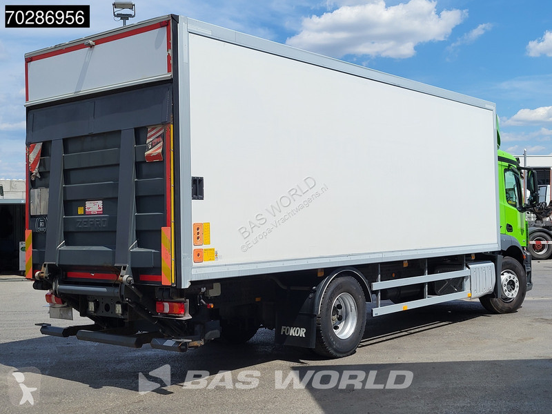 Vrachtwagen Mercedes 1827 4X2 2000kg...