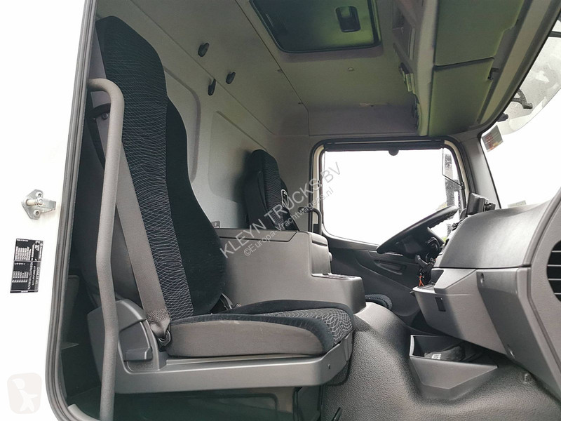 Camion Mercedes ATEGO LIFT CARRIER 850