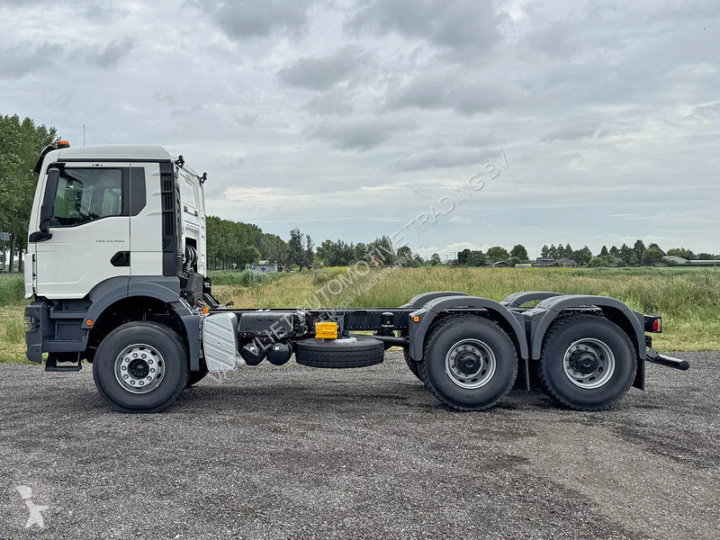 Camião MAN 33.400 BB CH Chassis Cabin (4 units)