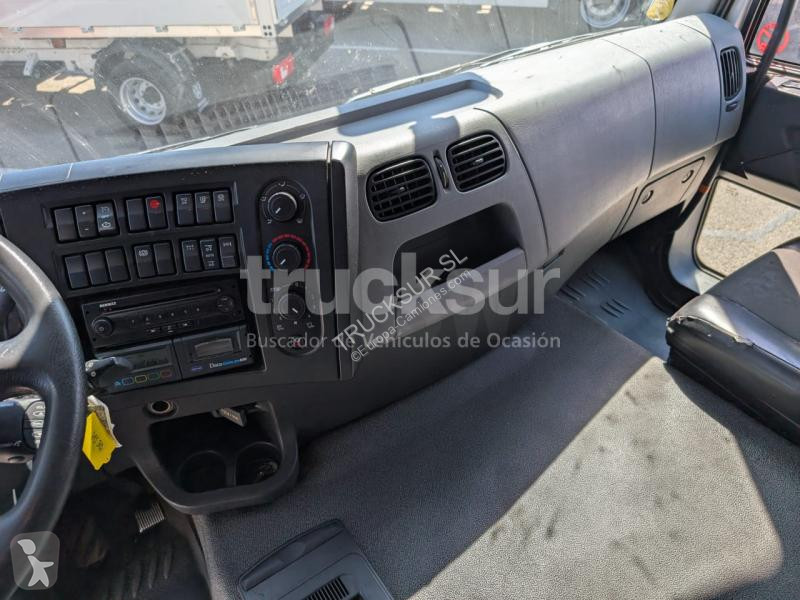 Kamion Renault ejes 6x2*4 D320.26