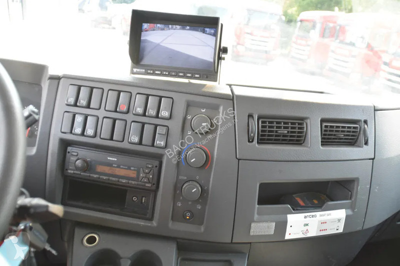 Camion Volvo 280 4x2 + BOX - 163 TKM - AIRCO -...