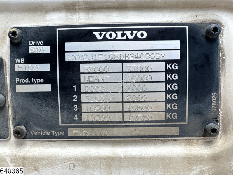 Camión Volvo 8x4, EURO 5, PTO