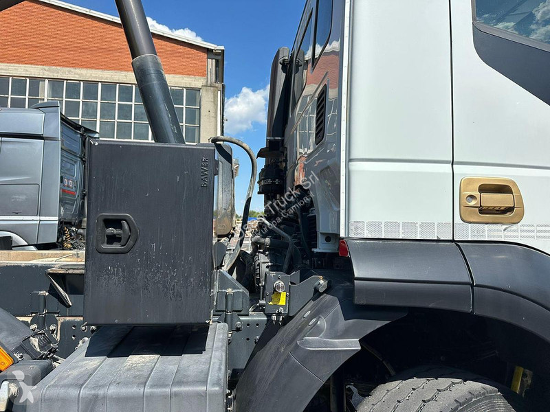 Kamion Iveco TRACKKER 450
