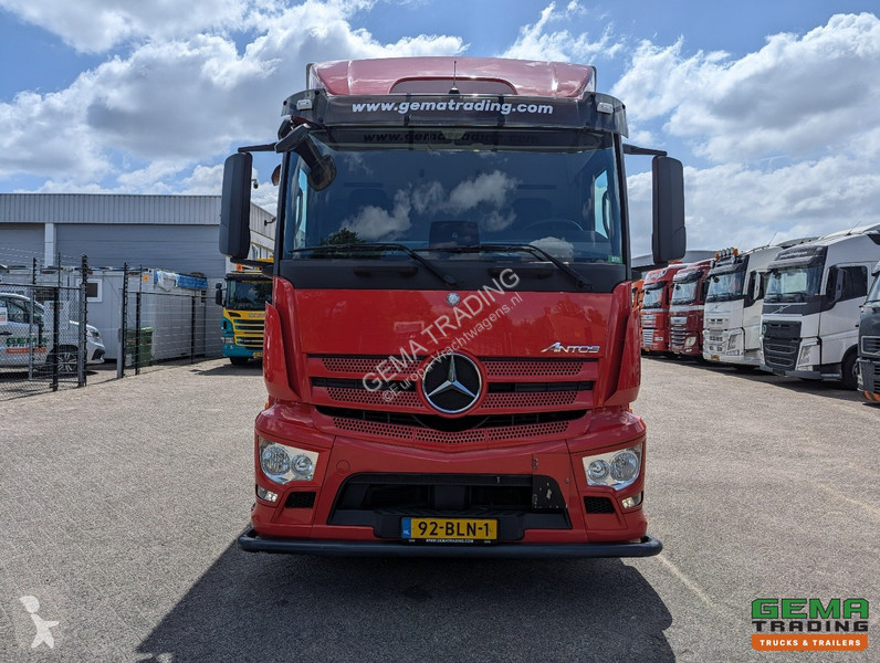 Kamion Mercedes 2027 4x2 Daycab Euro6C - Closed...