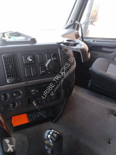 Camión Volvo 300