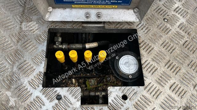 Furgoneta Nissan P200A-NC Steiger Hebebühne...