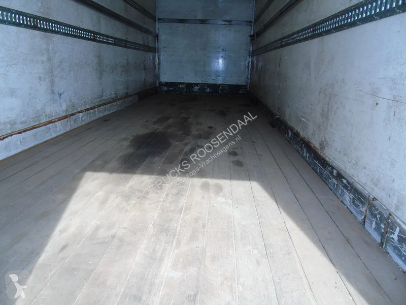 Kamion Renault 220 + euro 5 + MANUAL + lift + 12T