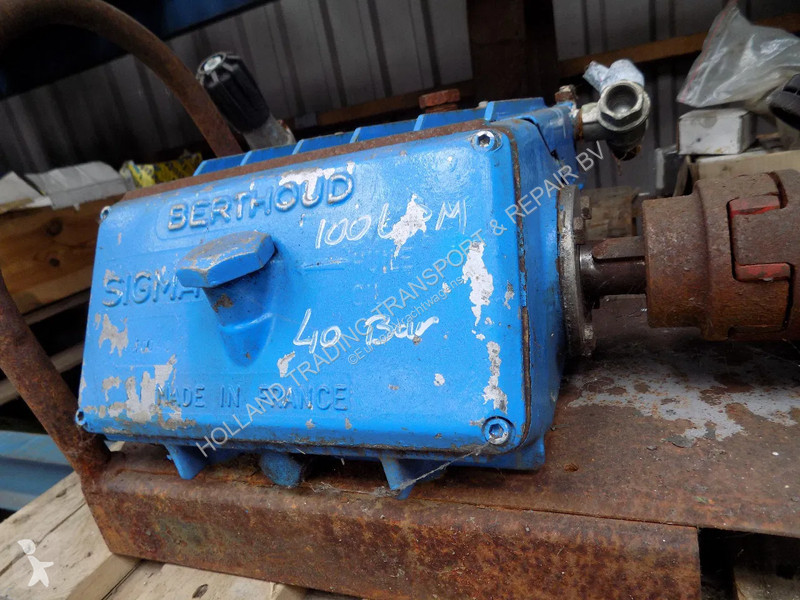 Kamion  hoge drukpomp[ -high pressure pump