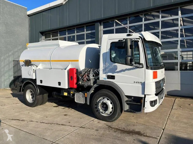 Camión Mercedes 1418 4x2 Fuel Tank Truck