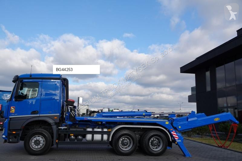 Camion Mercedes AROCS 2645