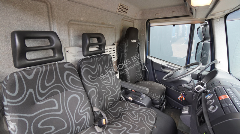 Vrachtwagen Iveco ML120E18 CLOSED BOX 187.000KM