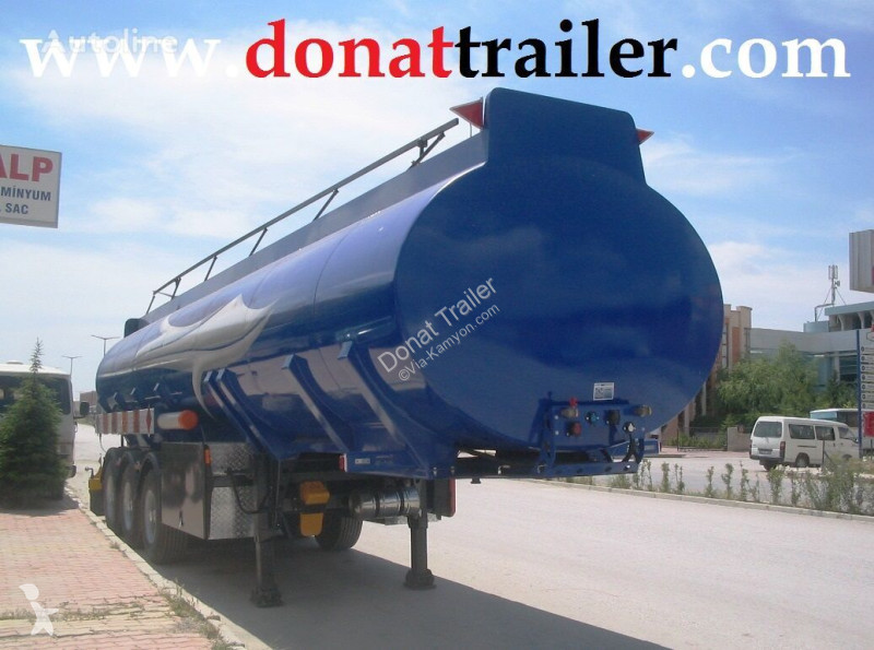 شاحنة  Tanker for Petrol Products