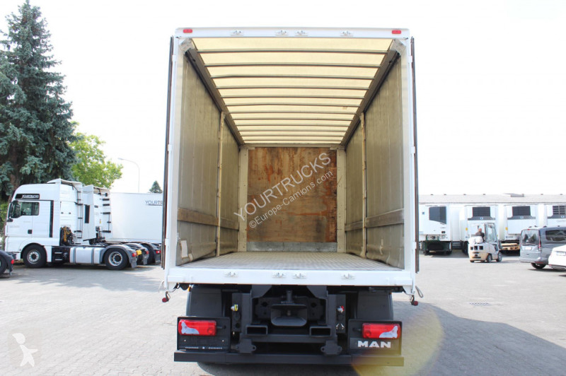Camion MAN TGX Plane Stapleraufnahme Lenkachse AHK