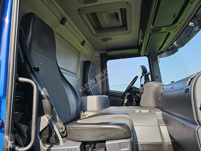 Camion Scania 360 2500 kg lift