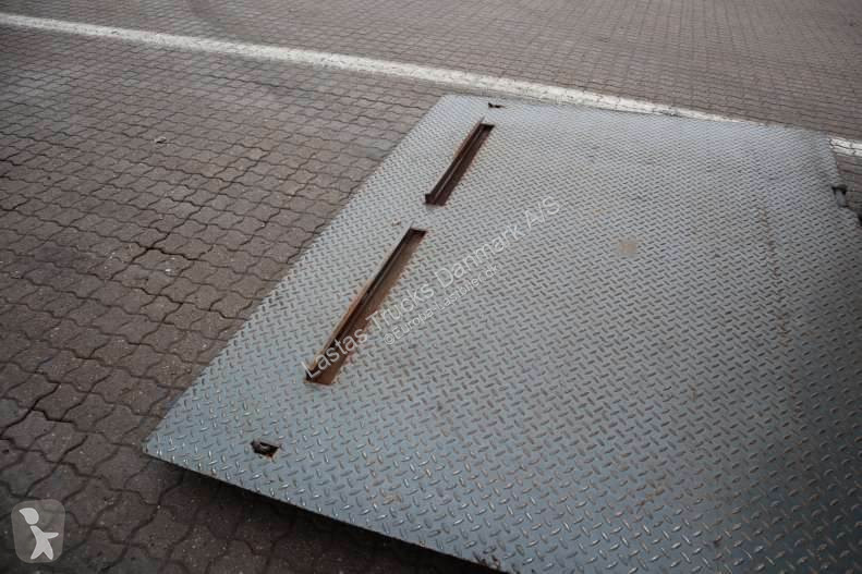 Kamion Iveco 4X2 Kasse-lift Afhentning