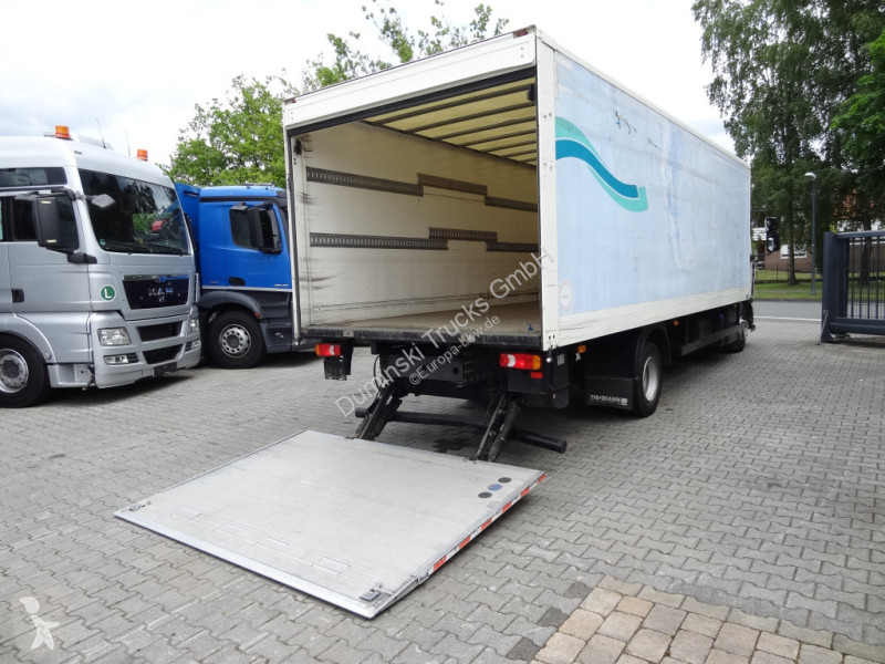 Kamion Renault D10.210 7m Koffer