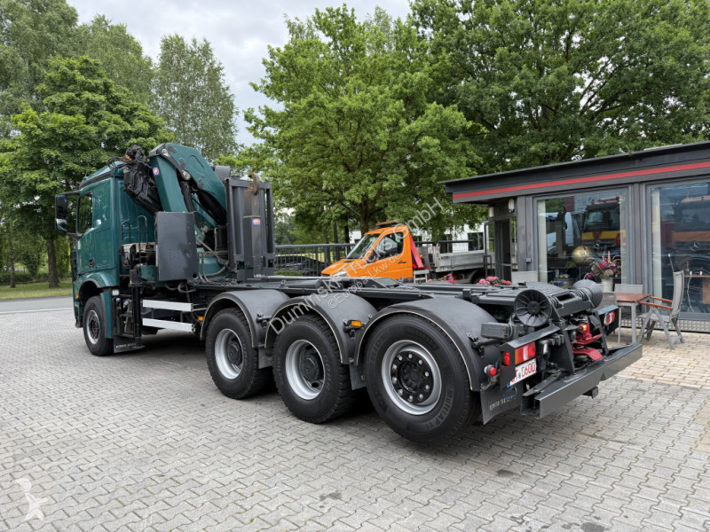 Kamion Mercedes 3251 8X4 Haken mit Kran HMF...