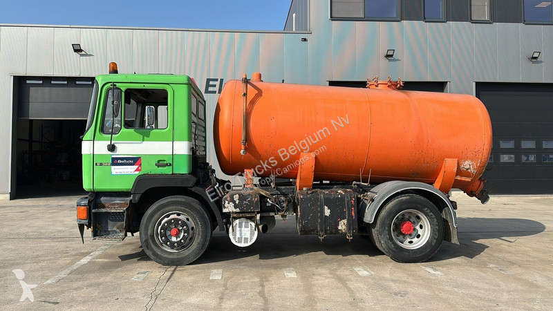 Kamion MAN (MANUAL PUMP / POMPE MANUELLE /...