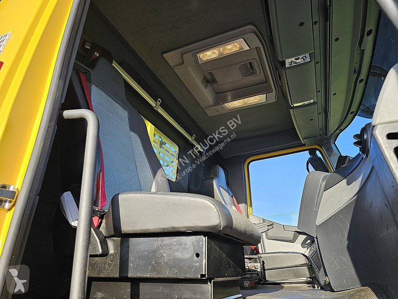Vrachtwagen Renault K 430 HIAB 232ES-5