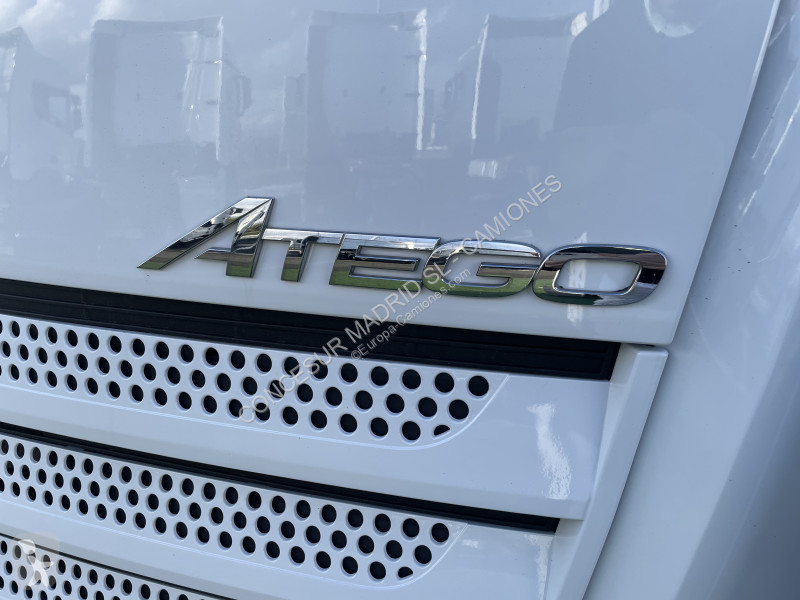 شاحنة Mercedes  1021