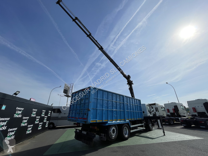 Camion Iveco  + Grua