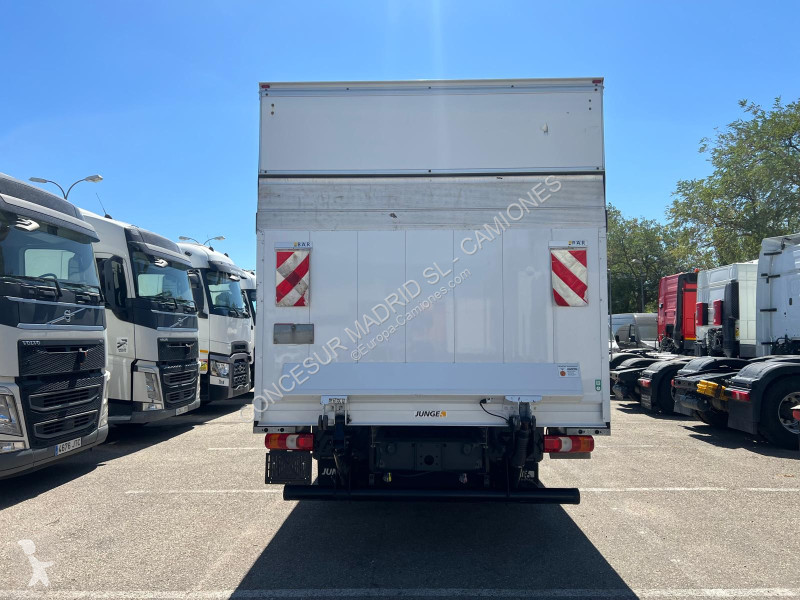 Kamion Mercedes  821 L