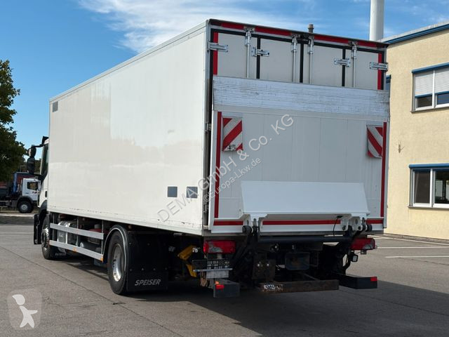 Kamion Iveco...