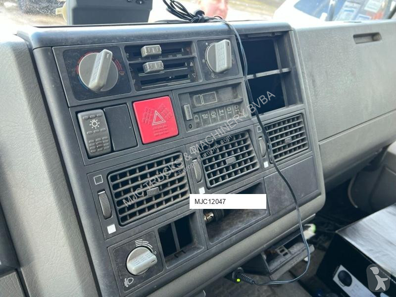 Vrachtwagen Iveco 120E18 - 3 HORSES - MANUAL -...