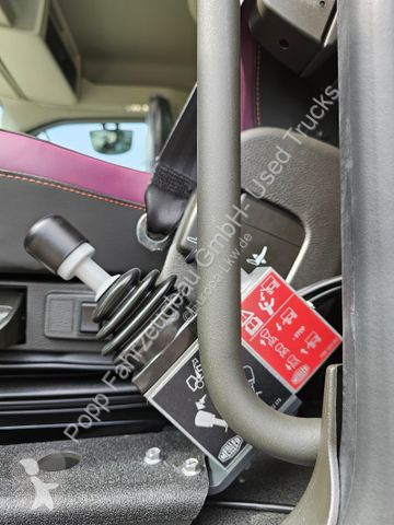 Kamion Volvo 460 8x4...