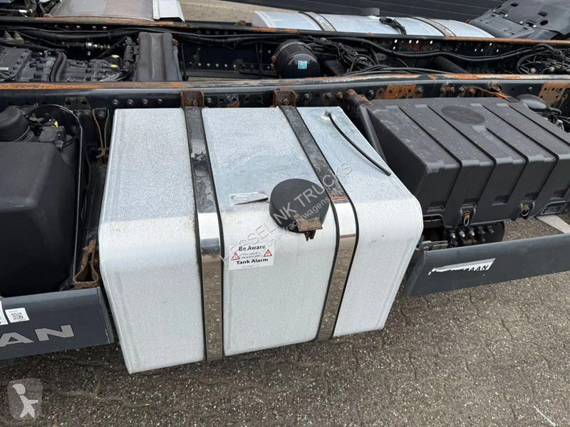 Kamion MAN 26.400 6X2 Chassis cabine AHK Airco