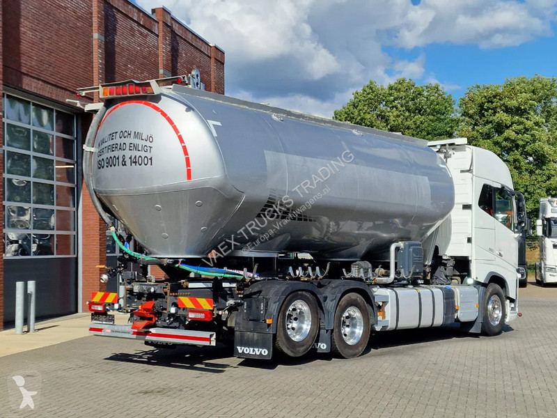 Kamion Volvo 16650 6x2 Globetrotter - 28M3 Bulk...