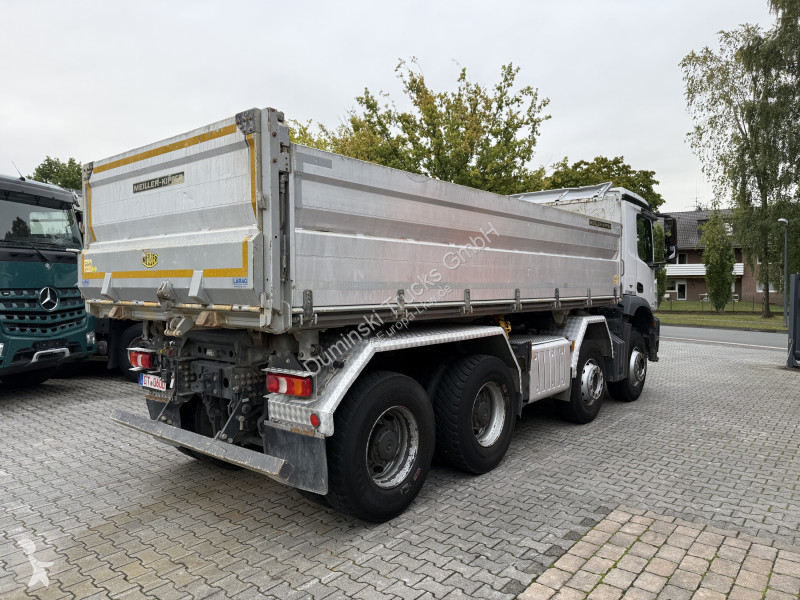 شاحنة Mercedes 3246K 8X4 Meiller