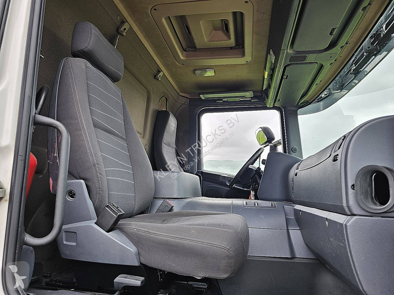 شاحنة Scania P320 6X2*4 AMBERET IFT