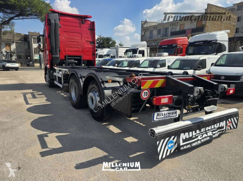 شاحنة Volvo VOLVO  460 PORTACASSE L/TELAIO 2023