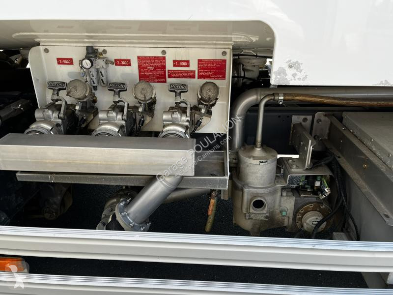 شاحنة Renault  280 E6  D18 P 4X2 CITERNE CARB...
