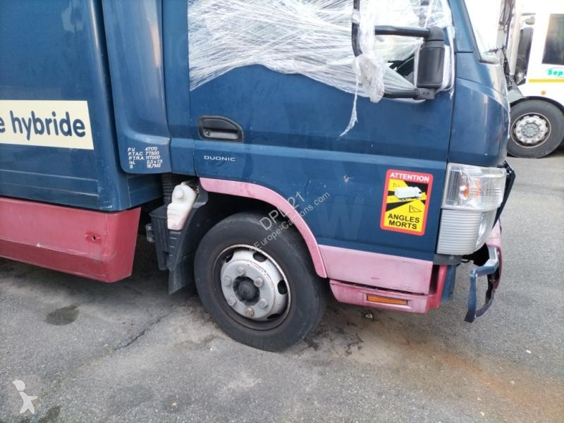 Ciężarówka Mitsubishi Fuso 7C15