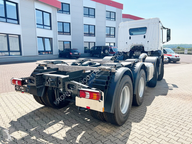 Betonárske zariadenie Mercedes Arocs 3240 8x4...