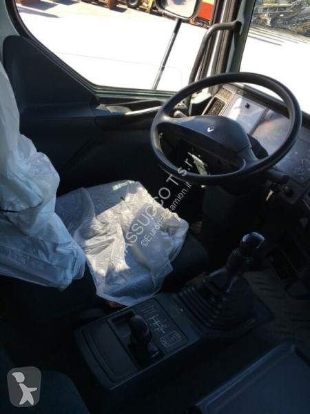 شاحنة Renault 4X2