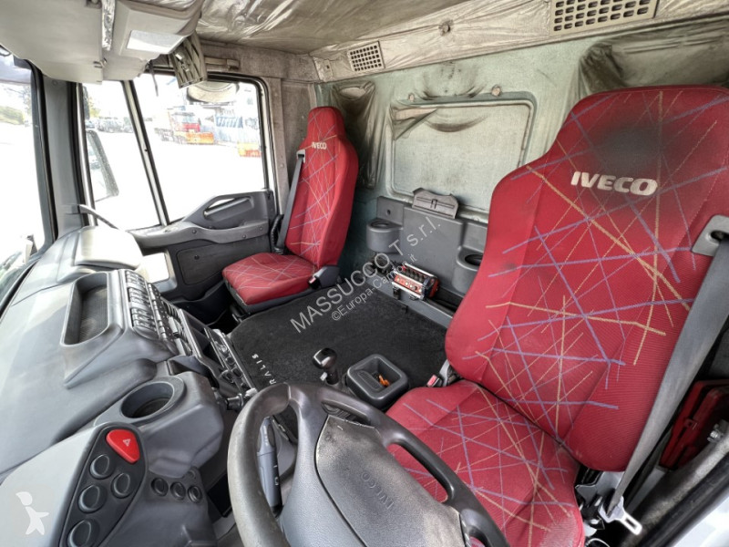 شاحنة Iveco 350 6X2