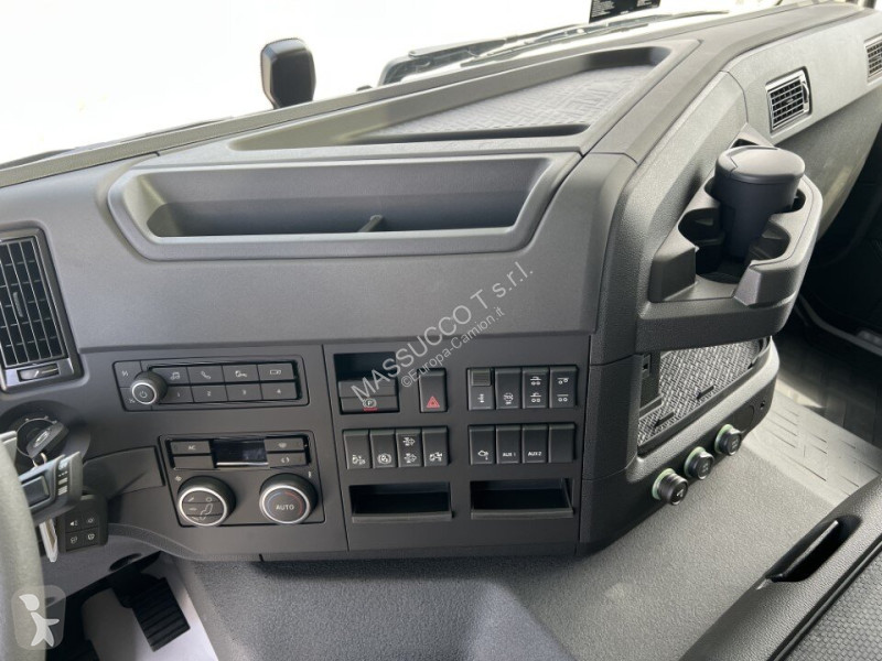 شاحنة Volvo FMX 500  8X4