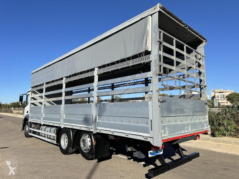 شاحنة Mercedes 2535