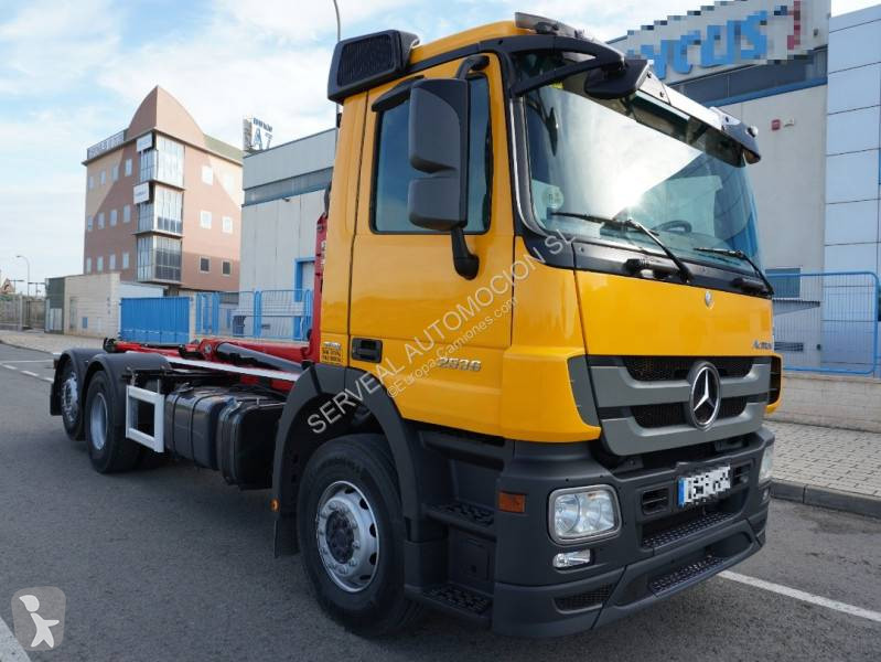 Грузовик Mercedes