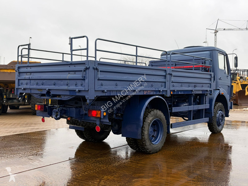 شاحنة Mercedes 4X4 blue