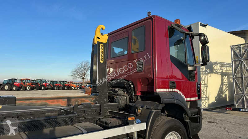 Camion Iveco TRAKKER 450 6x4