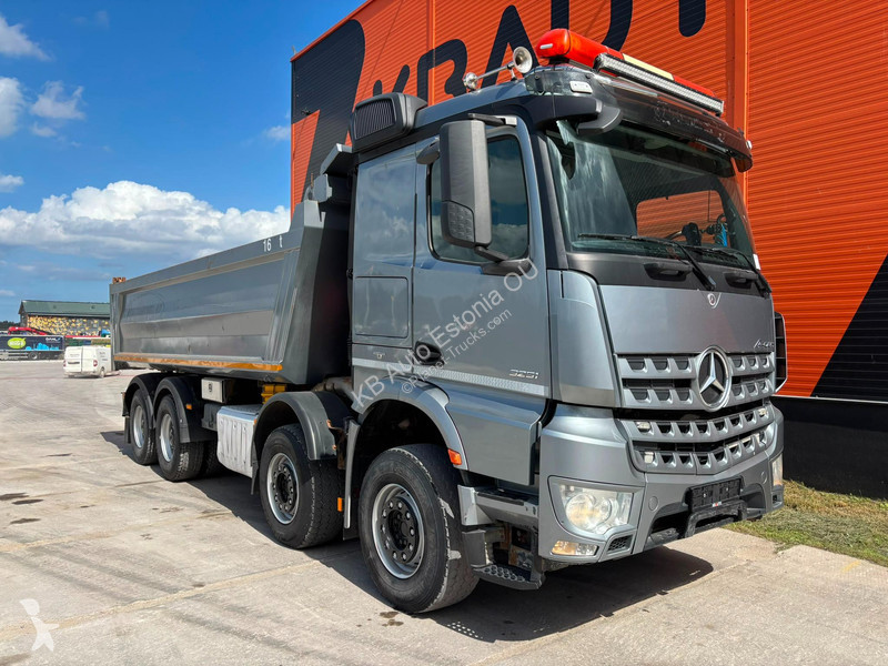 شاحنة Mercedes 3251 8x4 BOX L=6155 mm